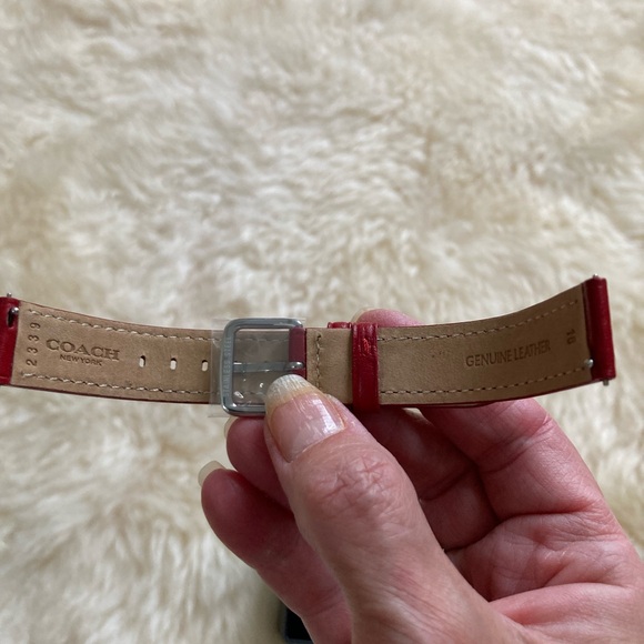 NWT coach ruby stainless steel and red leather watch set. 32 mm . - Picture 9 of 9